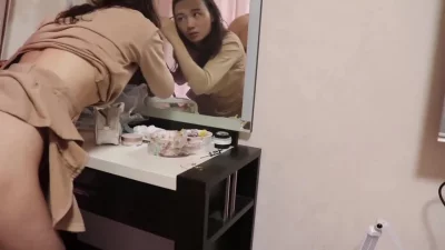 镜子前后入少妇