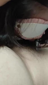 蒙着眼让母狗嗦鸡巴